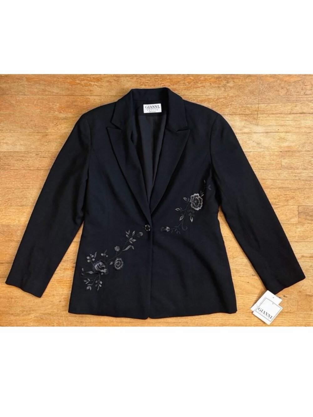 Vintage Floral Embroidered Black Wool Blazer Size Medium 8 Gianni 90s Jacket